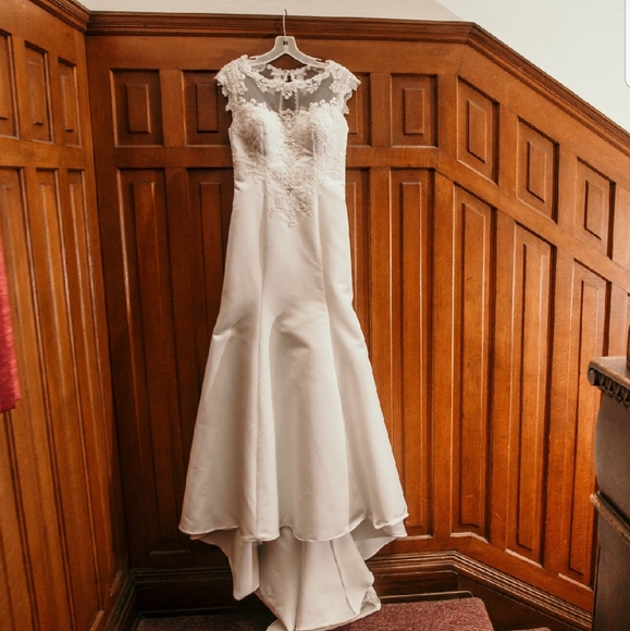 Dresses & Skirts - Wedding dress